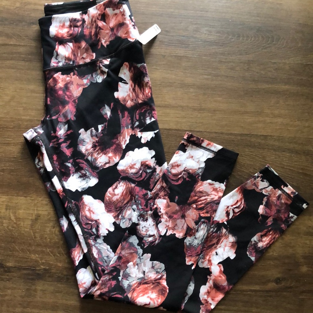 COPY - Victoria’s Secret SPORT KnockOut tight Size M